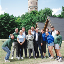 20250710-minister-depraetere-mee-op-speelpleinbezoek